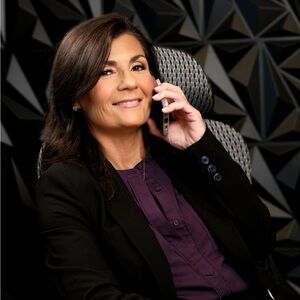 Meet your Posher, Elisa